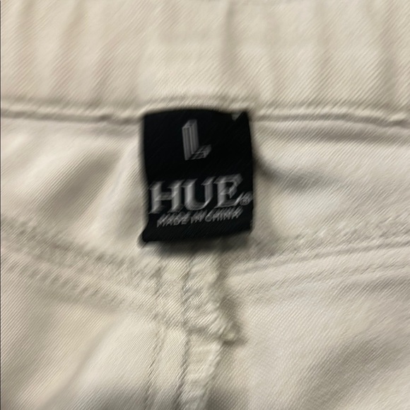 HUE Hi-Rise Ultra Soft Denim Capri Legging - Picture 4 of 13